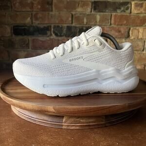 Brooks Ghost Max 2 White Women's 6 Max Cushion Road Running Sneaker Shoes